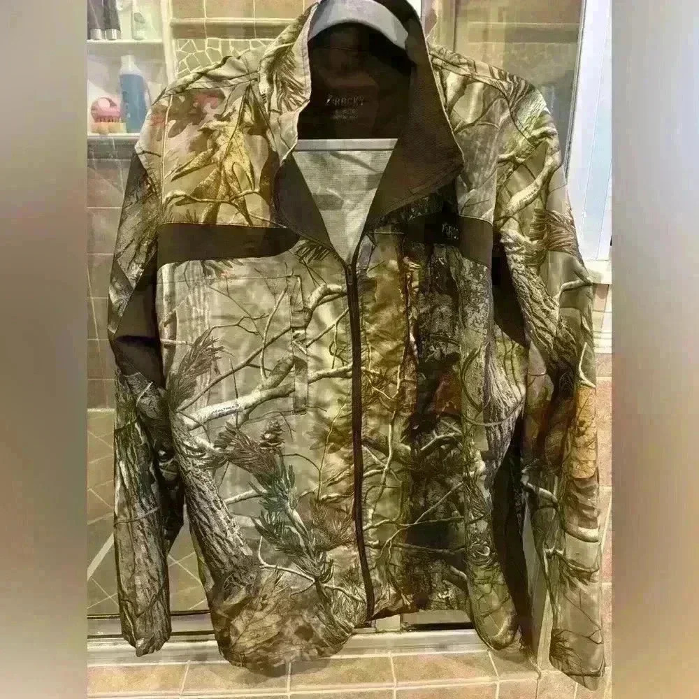Rocky hunting windbreaker/jacket. Men’s XL